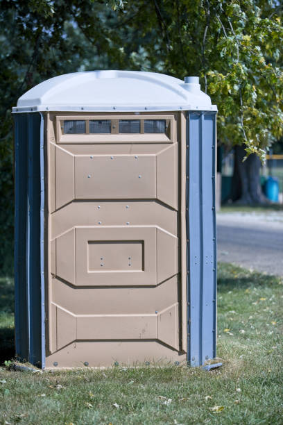 Best Porta potty rental near me  in Leesburg, FL